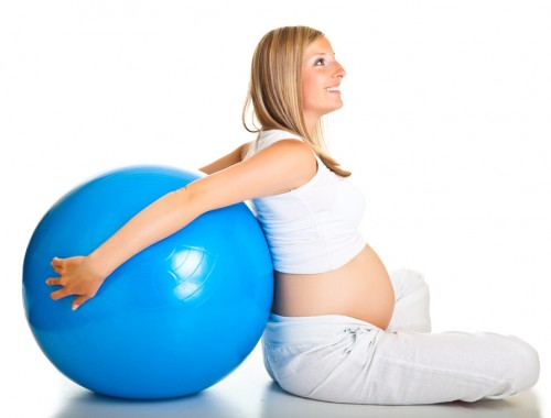 mulher-gravida-bola-pilates.jpg