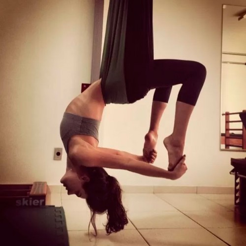 Isis-Valverde-pilates.jpg